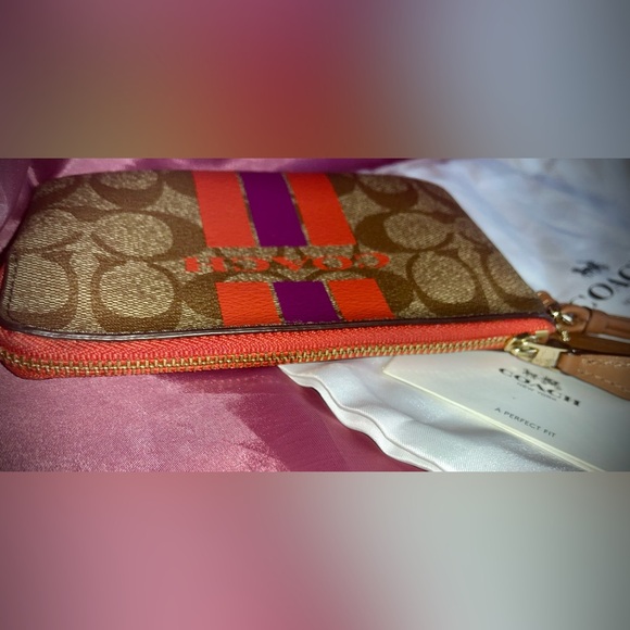 COACH Corner Zip Wristlet in Signature Canvas with Varsity Stripe with Dust Bag - Picture 5 of 6